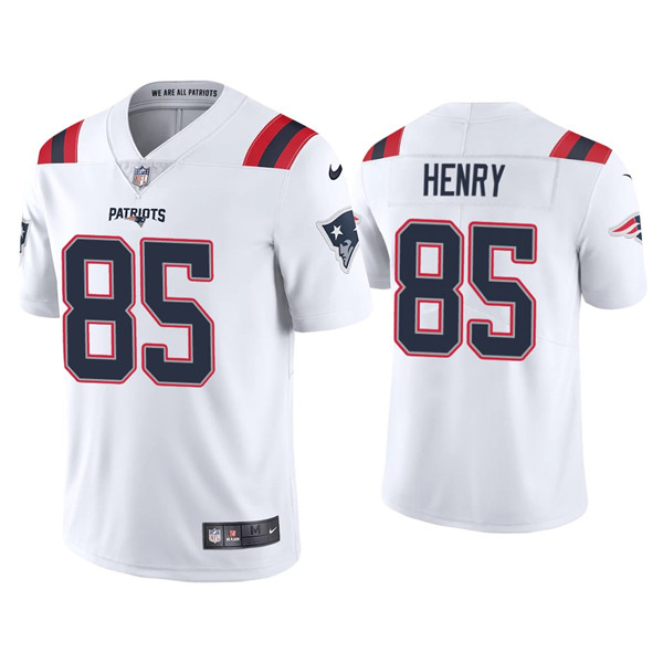 Personalized Men’s New England Patriots #85 Hunter Henry 2021 White Untouchable Limited Stitched