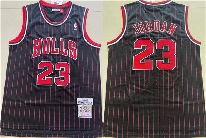 Personalized Men’s Chicago Bulls #23 Michael Jordan Black 1996-97 Throwback Stitched Jersey