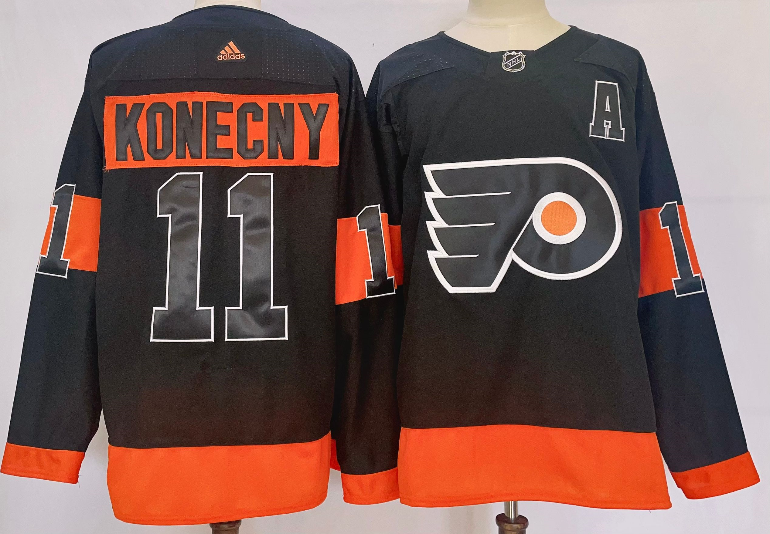 Personalized Men’s Philadelphia Flyers #11 Travis Konecny Black Alternate Authentic Jersey