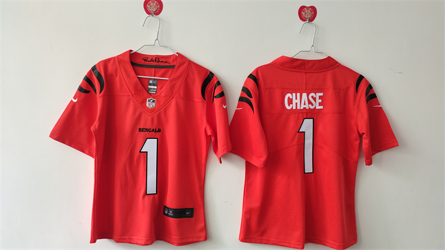 Personalized Women’s Cincinnati Bengals #1 Ja’Marr Chase Orange Stitched Football Jersey(Run Small)