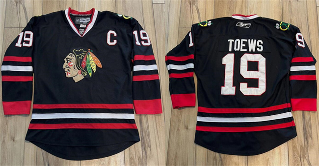 Personalized Men’s Chicago Blackhawks #19 Jonathan Toews Black Stitched Hockey Jersey